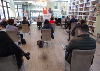 Media literacy should also be part of university curricula