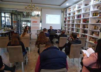 Presentation of study on role of media and information literacy in addressing conspiracy theories