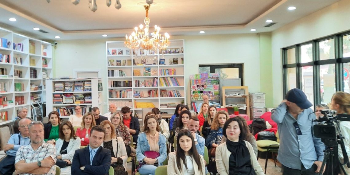 Përmbledhje e konferencës “Pasqyrimi i diversitetit në media: përse dhe si?!