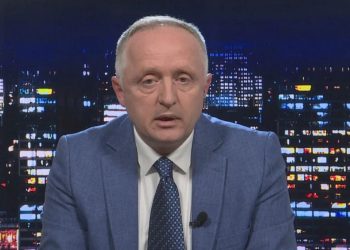 Sfida e etikës në media: Mes traditës, klikimeve dhe rrjeteve sociale